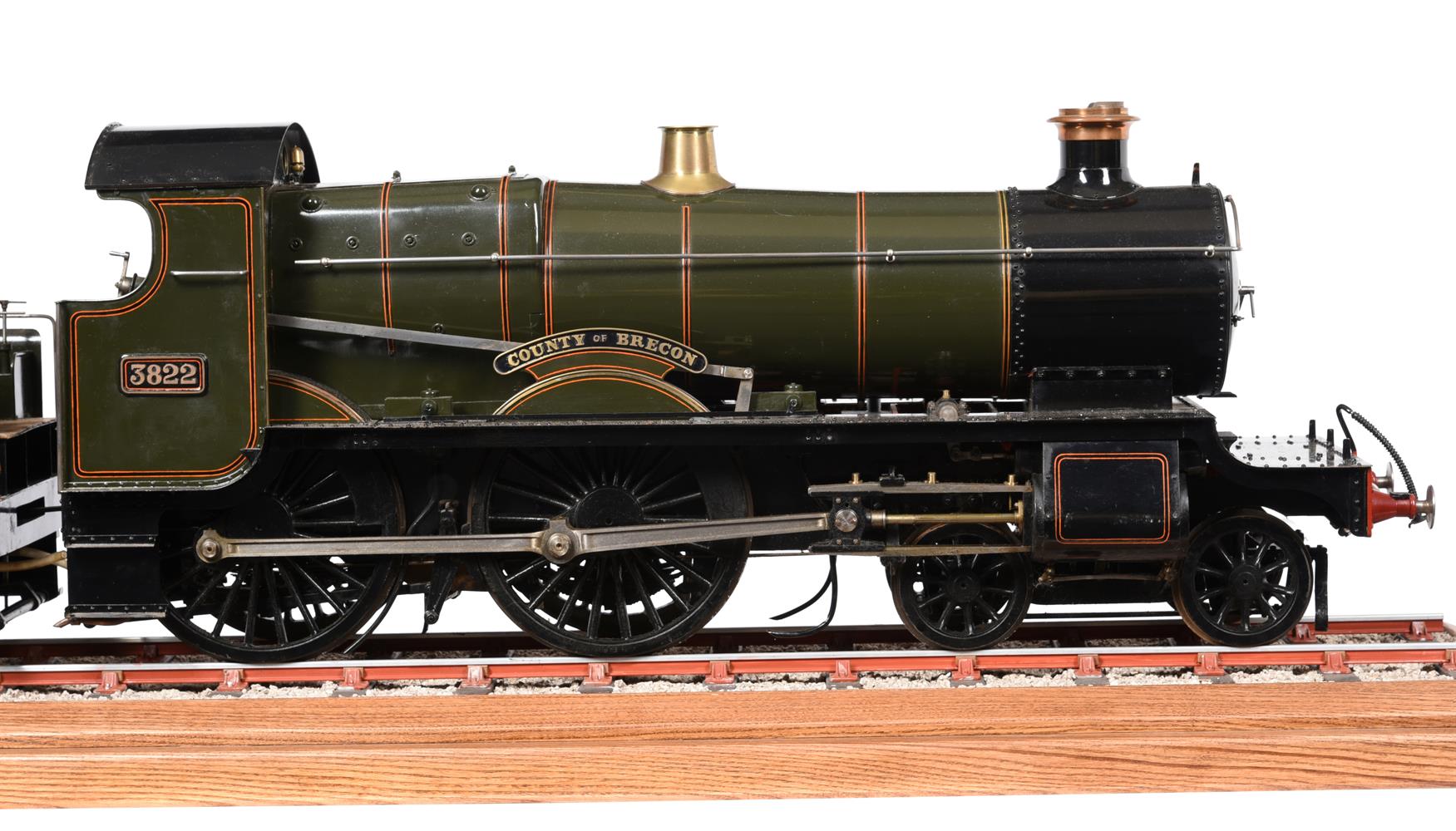 A fine 5 inch gauge model of GWR County Class 4-4-0 locomotive and tender No 3822 'County of Brecon' - Image 4 of 6
