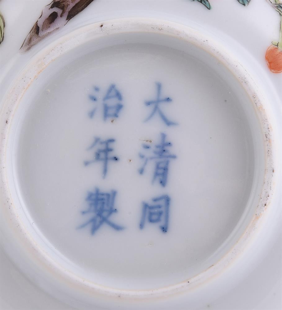 A pair of Chinese famille verte saucers - Image 3 of 3
