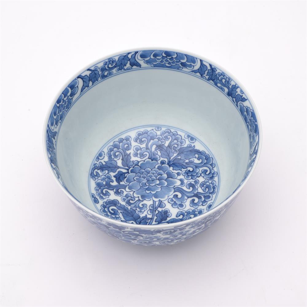 A Chinese blue and white 'Lotus' bowl - Image 6 of 7