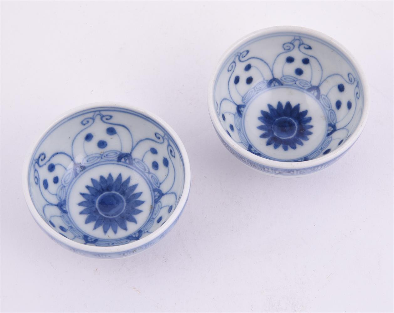 A pair of Chinese blue and white 'Lotus' cups - Image 2 of 4
