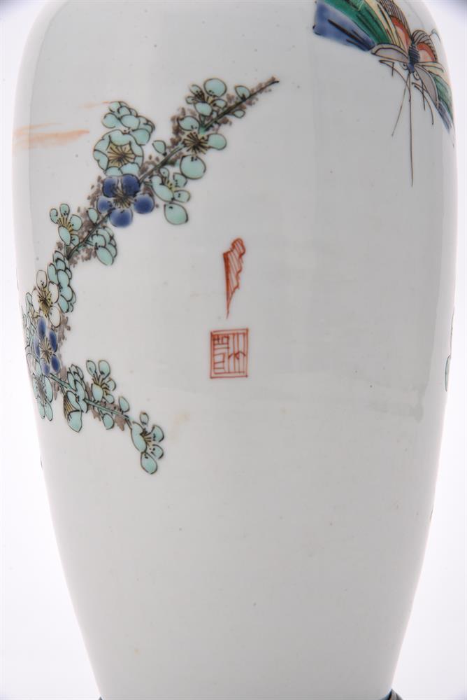 A Chinese famille verte vase - Image 3 of 5