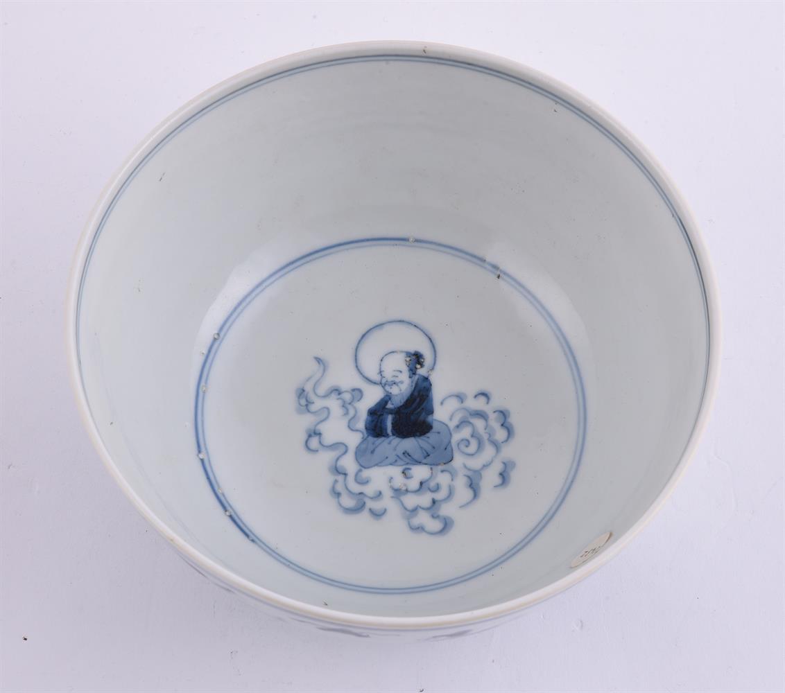 A Chinese blue and white 'Eight Immortals' bowl - Image 3 of 4