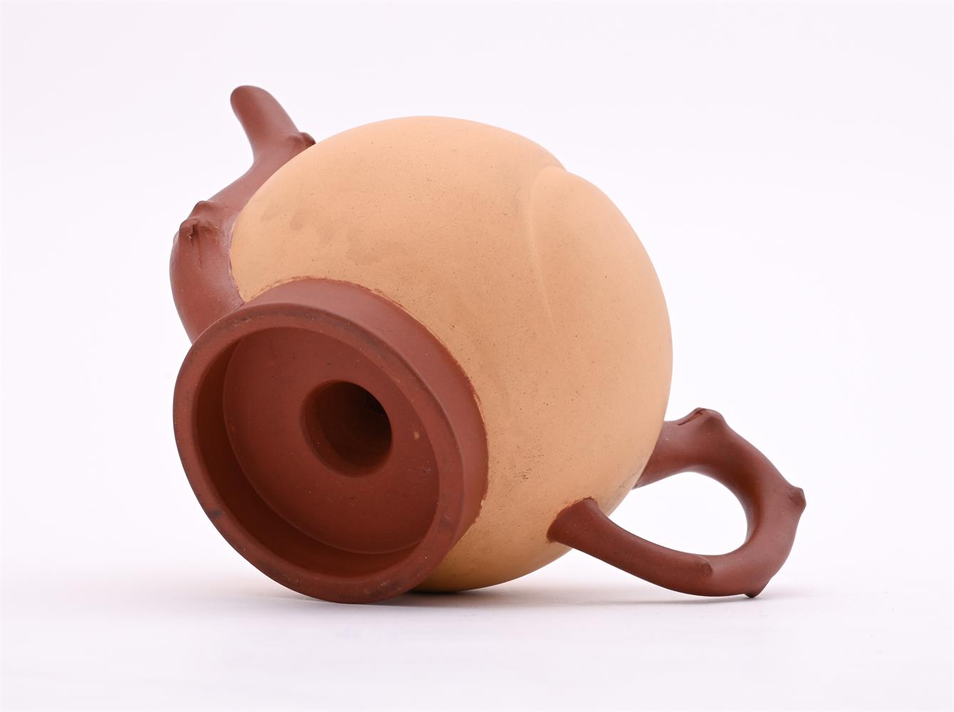 A Chinese yixing 'Peach' teapot - Image 2 of 2