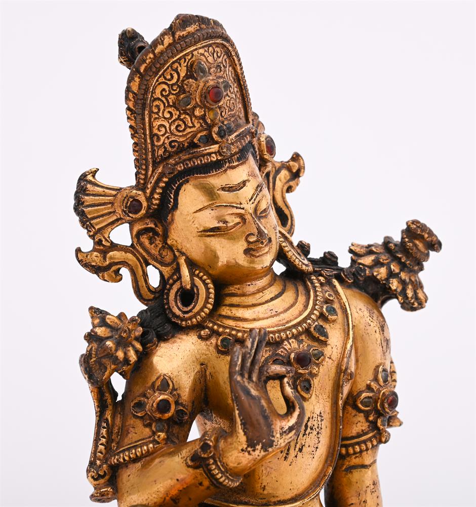 A Nepalese gilt bronze figure of Indra - Bild 3 aus 5