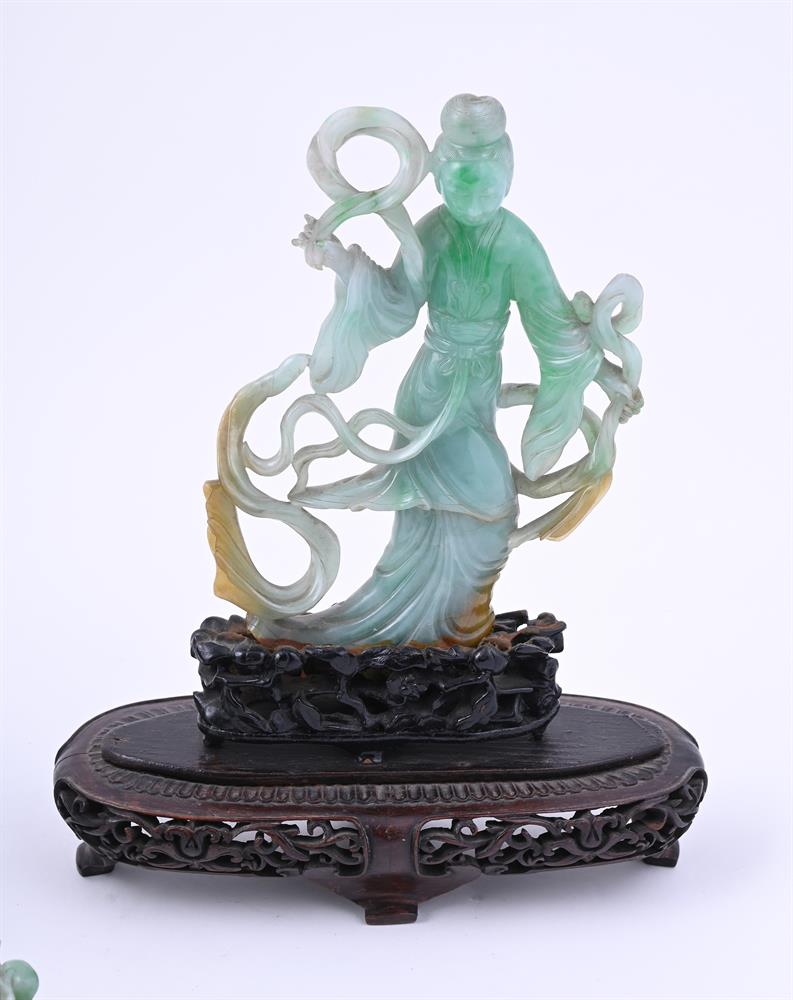 A group of nine Chinese jade and hardstone carvings - Image 9 of 12