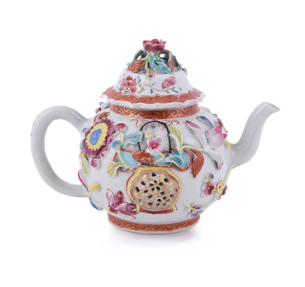 A Chinese famille rose teapot - Image 3 of 6