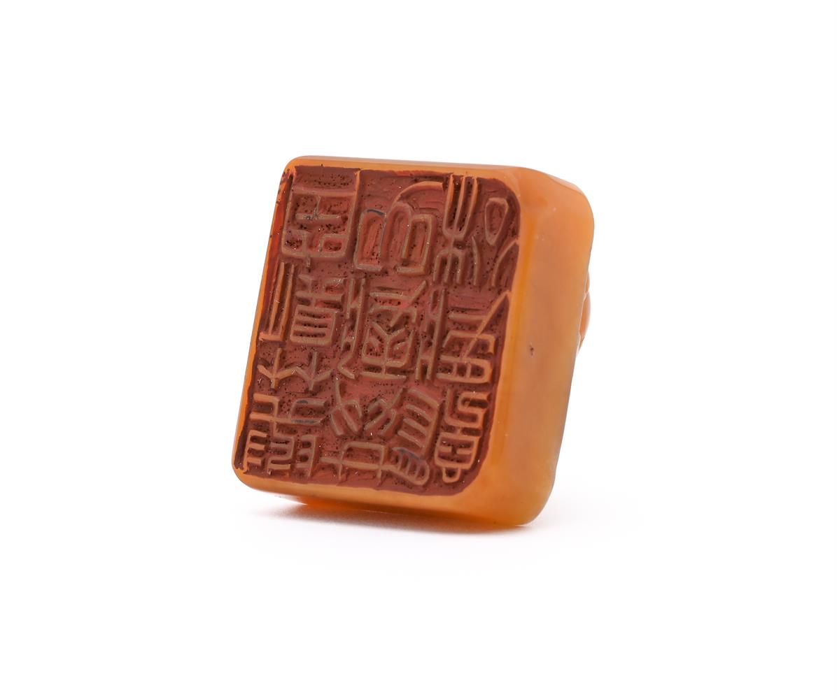 A small Chinese soapstone seal - Image 4 of 4