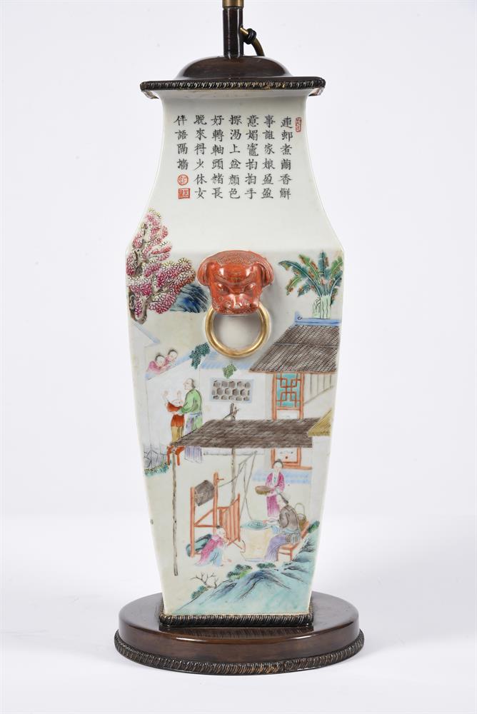 A Chinese famille rose twin handled vase - Image 2 of 5