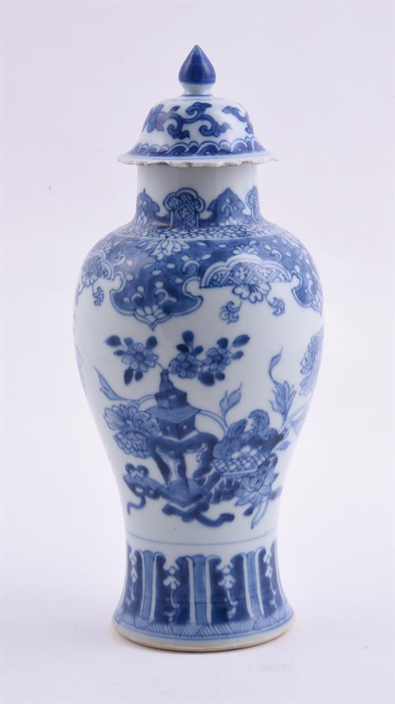 A Chinese blue and white vase and cover - Image 2 of 4