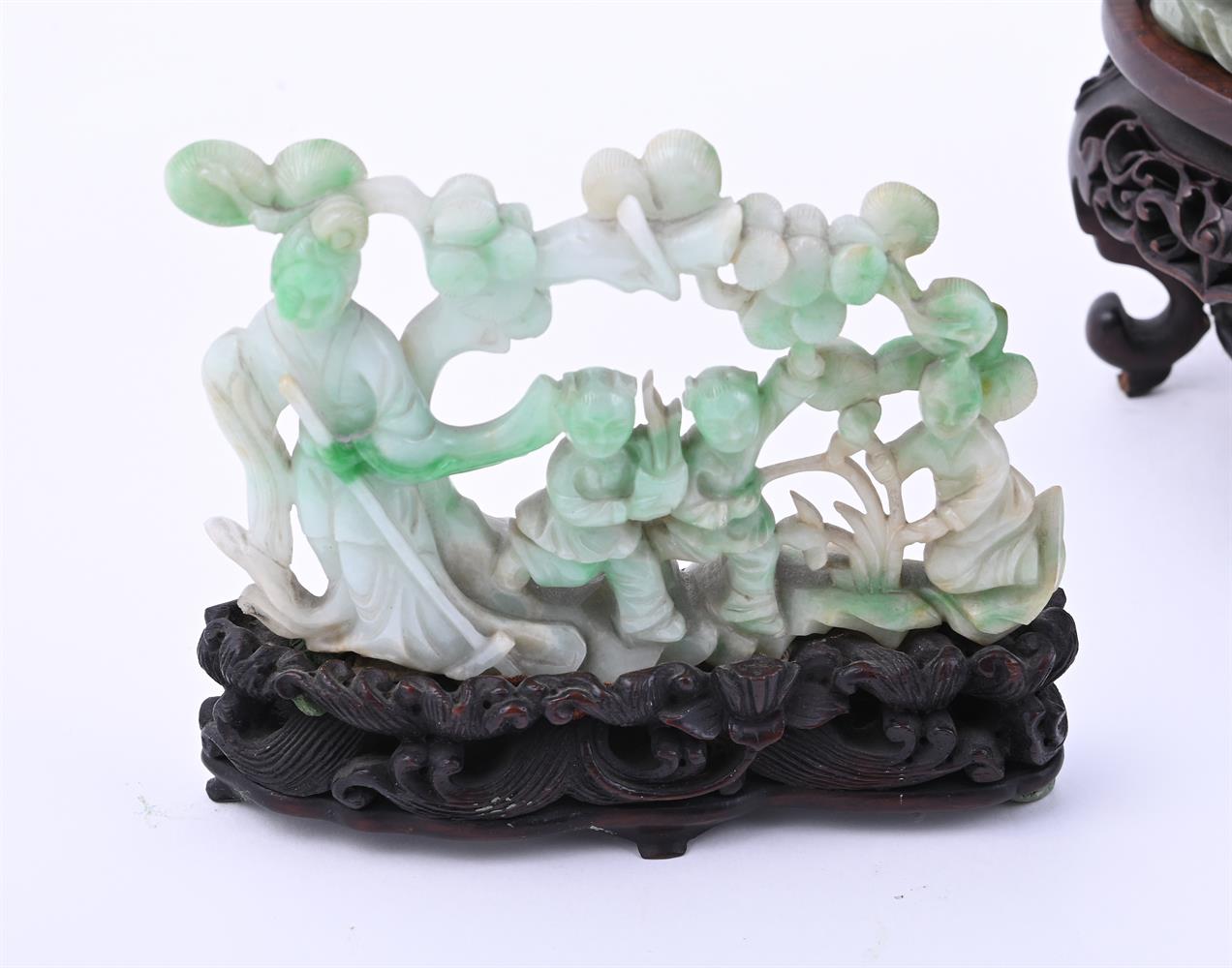 A group of nine Chinese jade and hardstone carvings - Image 6 of 12