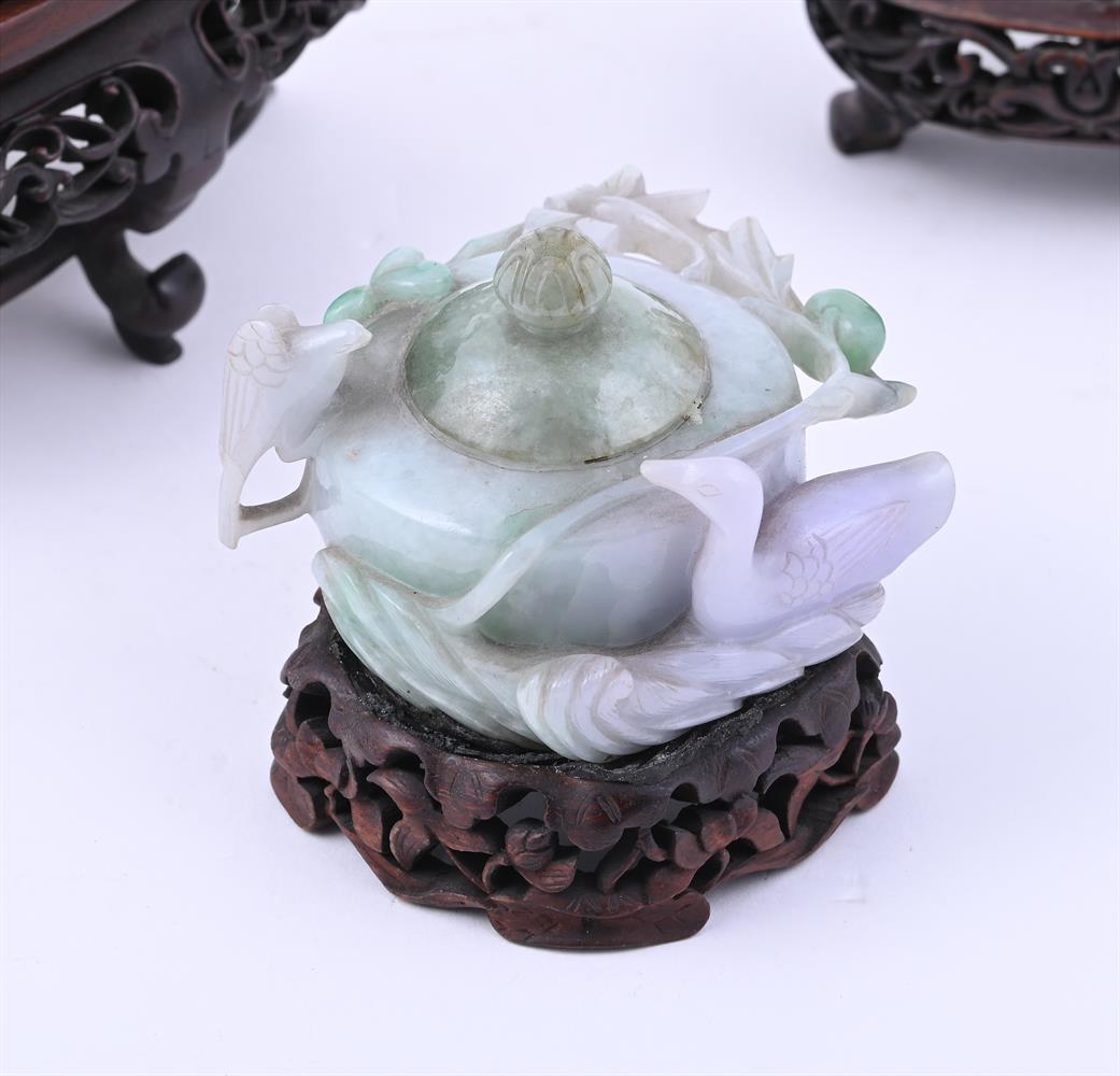 A group of nine Chinese jade and hardstone carvings - Image 8 of 12