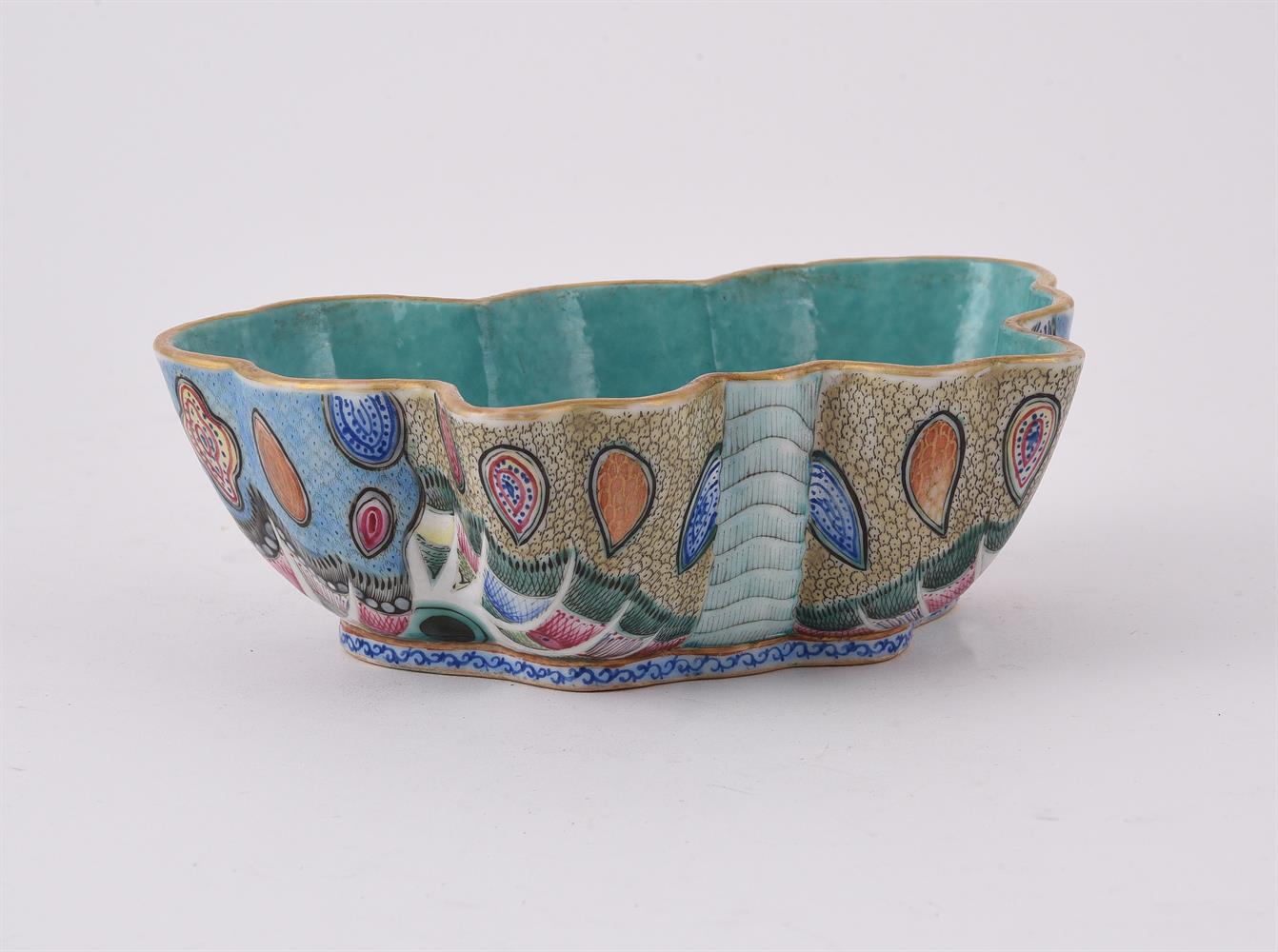 A Chinese famille rose 'Butterfly' bowl - Image 2 of 5