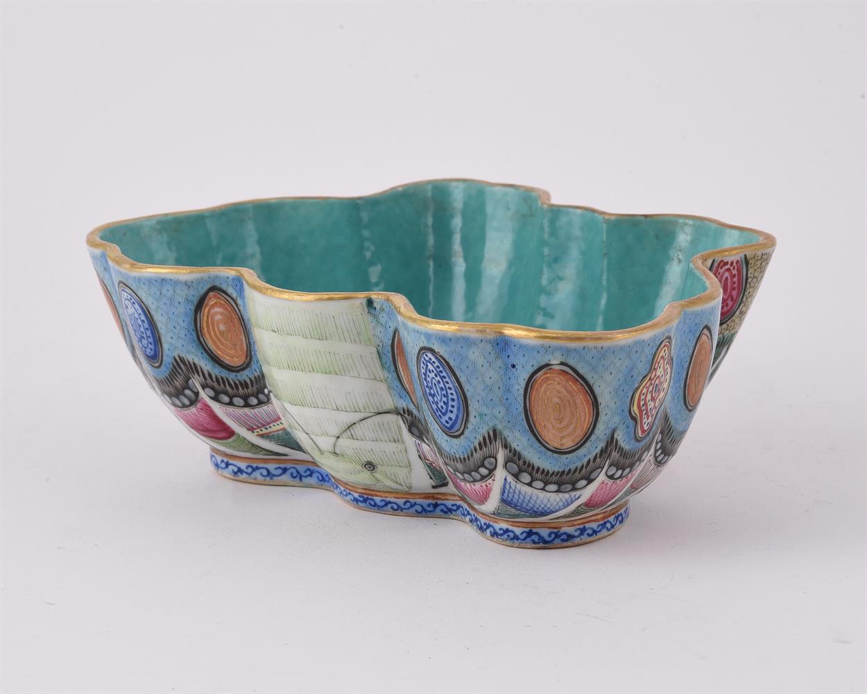 A Chinese famille rose 'Butterfly' bowl - Image 3 of 5