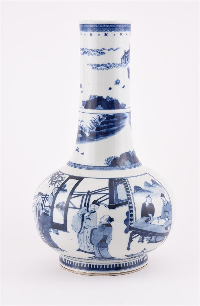 A Chinese blue and white vase - Image 2 of 3