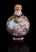 A Chinese porcelain snuff bottle