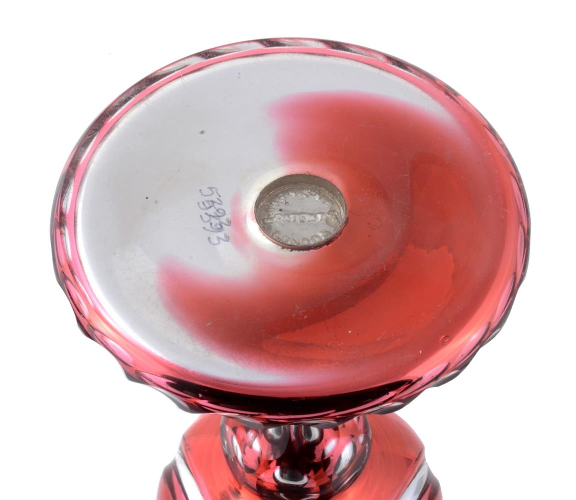 A PAIR OF VARNISH & CO. PALE-RUBY FLASHED, SILVERED AND CLEAR GLASS OVERLAY GOBLETS - Image 2 of 2