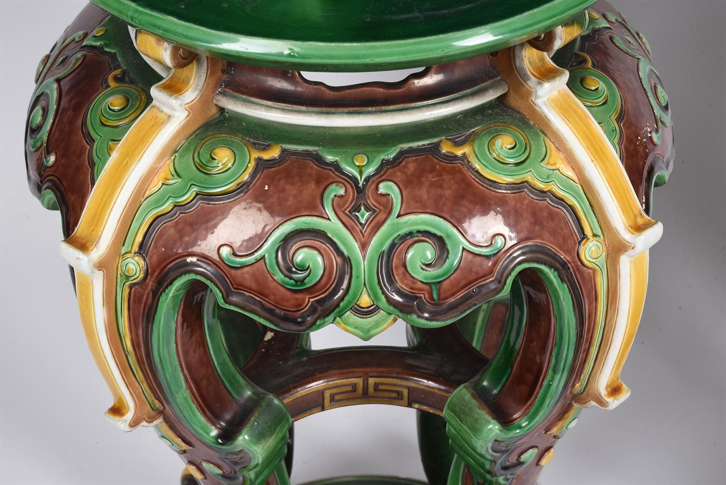 A PAIR OF MINTON MAJOLICA CHINOISERIE PEDESTALS ON STANDS - Image 3 of 4