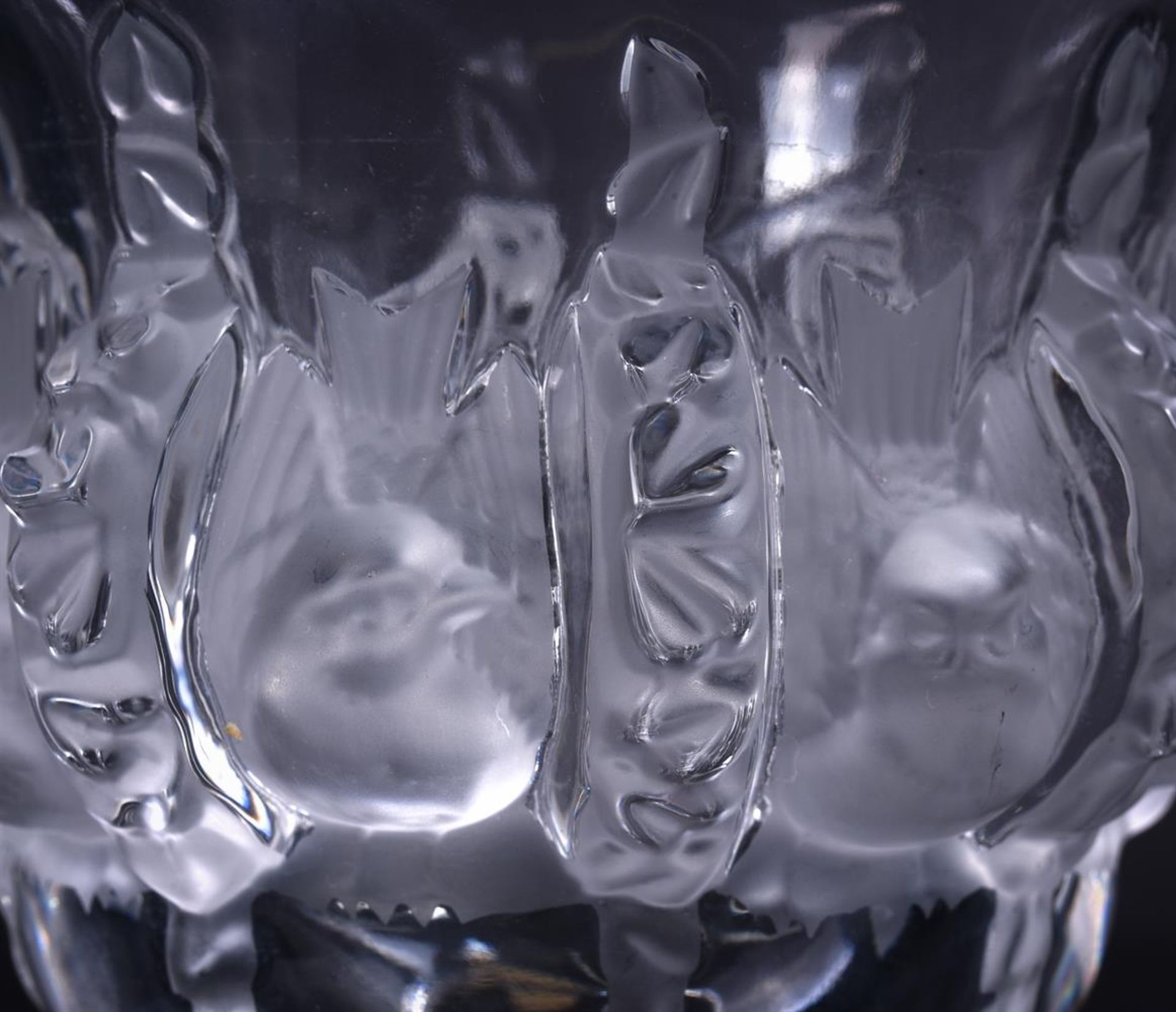 LALIQUE, CRYSTAL LALIQUE, A CLEAR AND FROSTED GLASS 'DAMPIERE' GOBLET VASE - Image 3 of 4