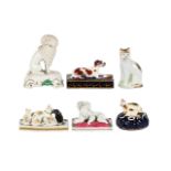 A GROUP OF VARIOUS STAFFORDSHIRE POTTERY AND PORCELAIN MODELS OF CATS AND DOGS