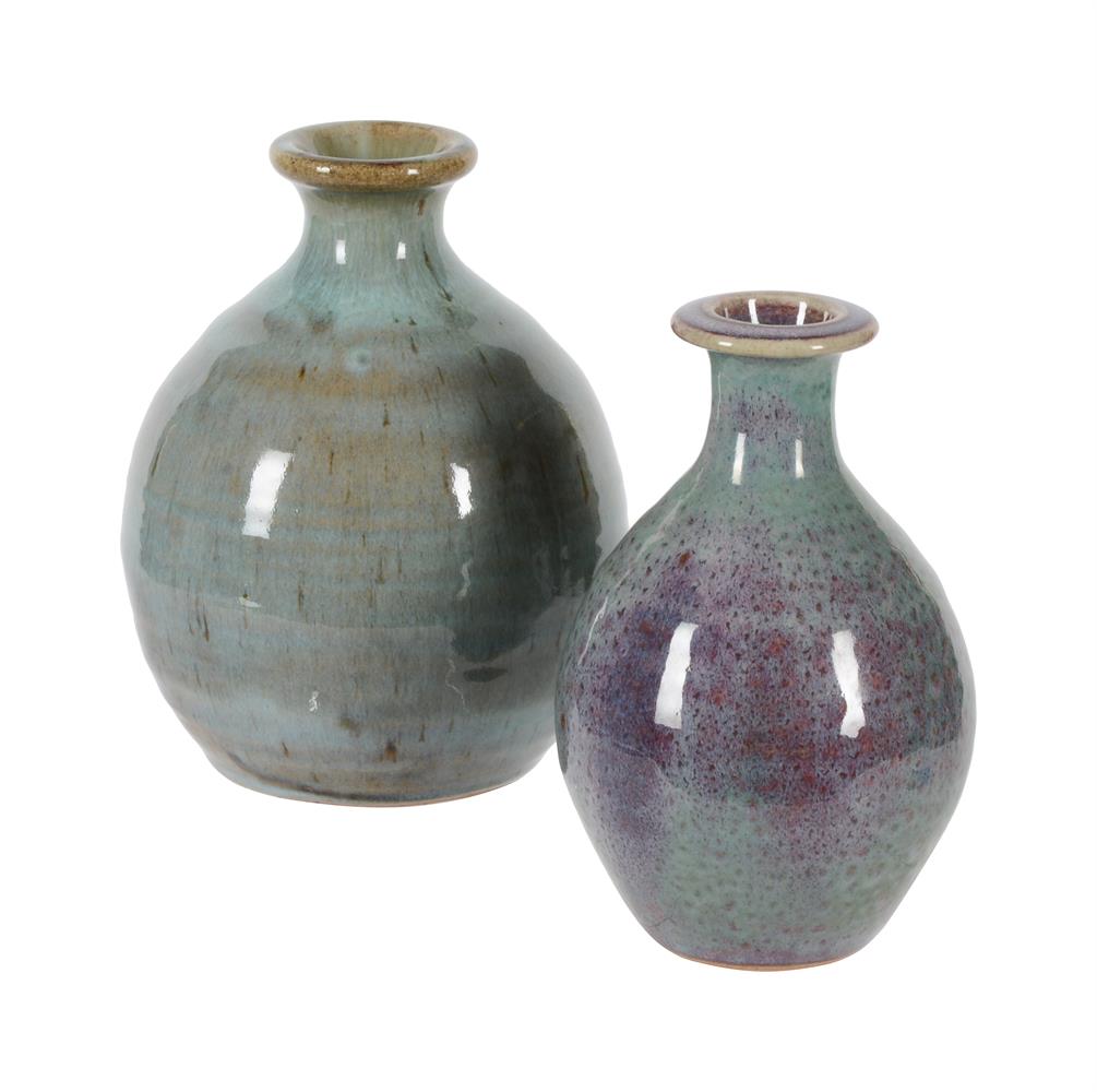 λ EDWARD HUGHES (1953-2006), TWO SIMILAR BOTTLE VASES