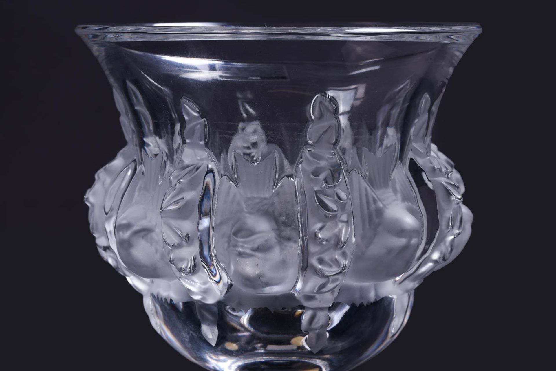 LALIQUE, CRYSTAL LALIQUE, A CLEAR AND FROSTED GLASS 'DAMPIERE' GOBLET VASE - Image 2 of 4