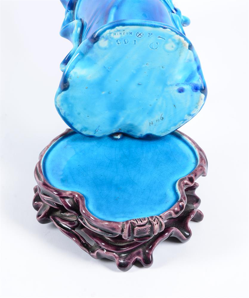 A MINTON MAJOLICA TURQUOISE GLAZED CHINOISERIE VASE ON TREFOIL STAND - Image 3 of 3