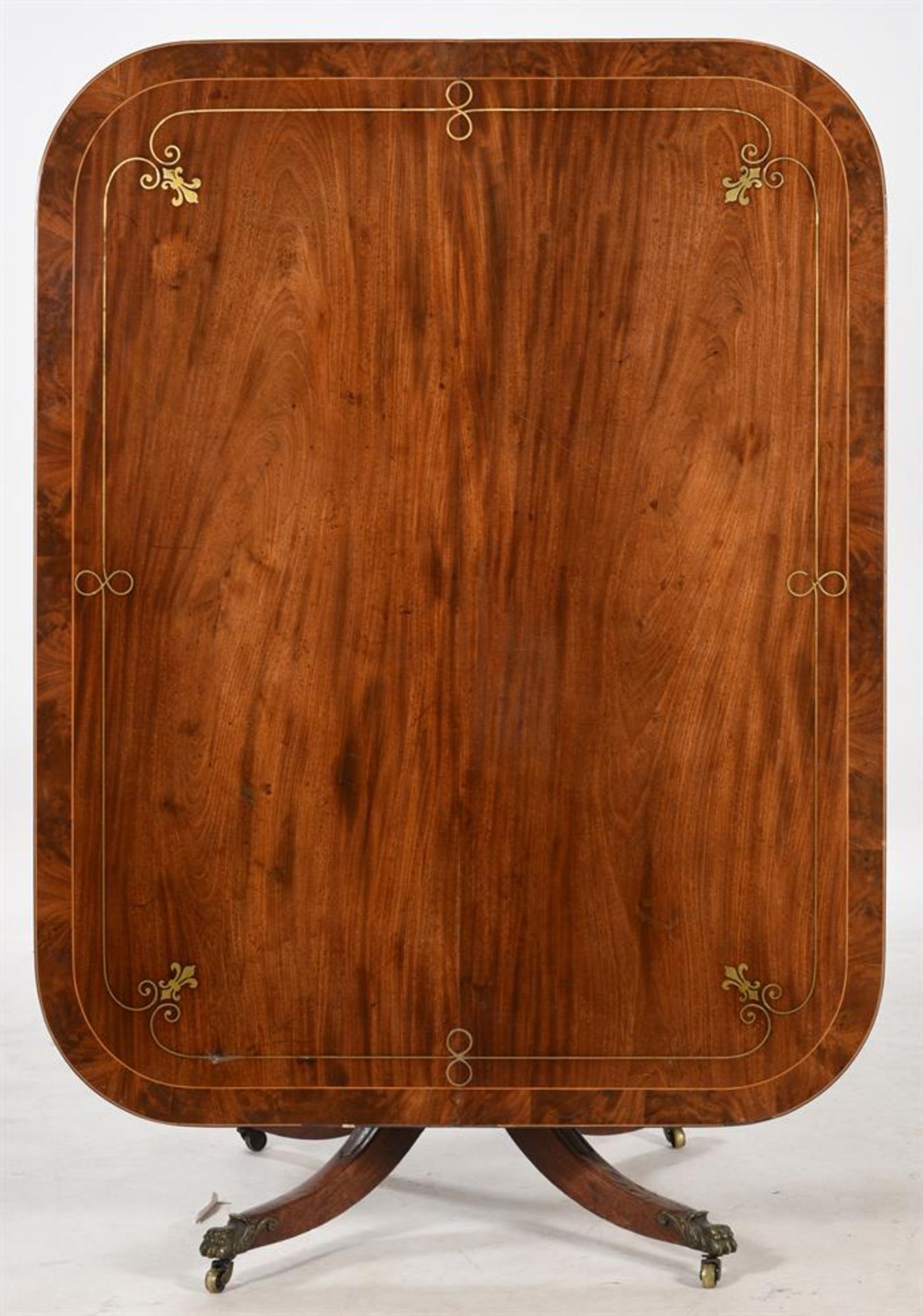 A REGENCY MAHOGANY AND BRASS INLAID BREAKFAST TABLE - Bild 2 aus 4