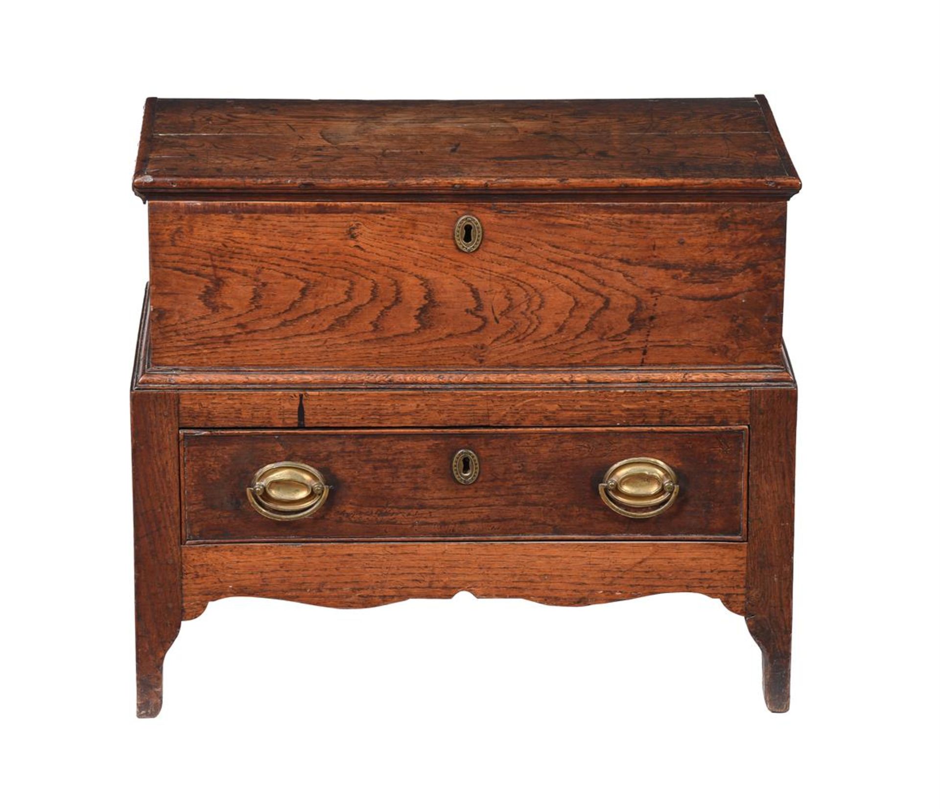 A GEORGE III WELSH OAK COFFER BACH