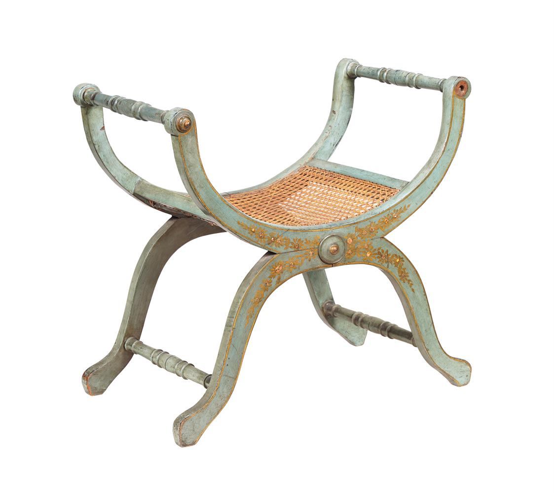 A PAINTED WOOD DRESSING STOOL IN VENETIAN STYLE - Image 4 of 4