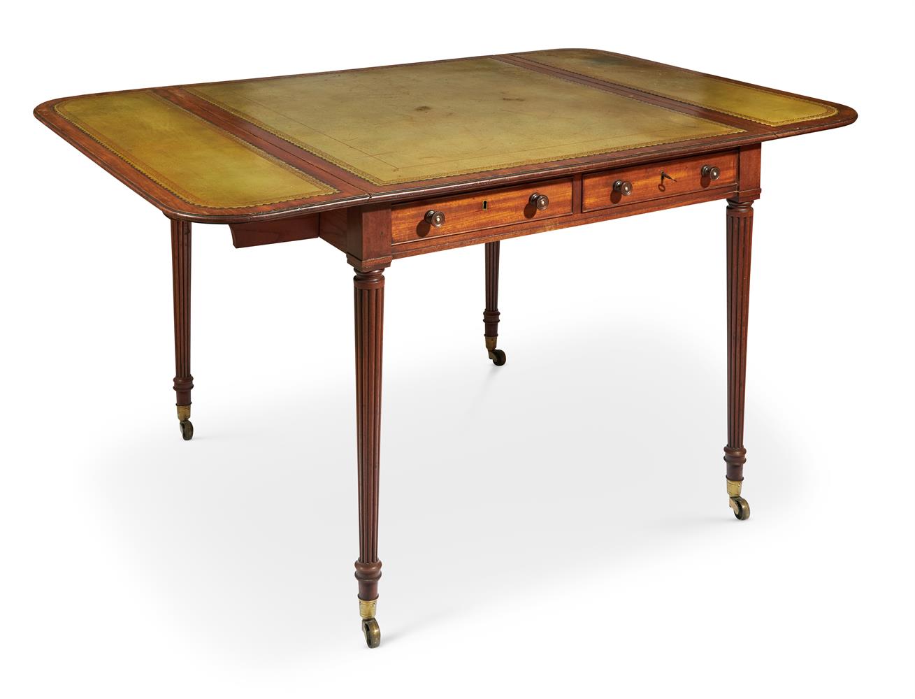 A LATE GEORGE III MAHOGANY PEMBROKE WRITING TABLE, IN THE MANNER OF GILLOWS - Bild 3 aus 4