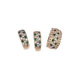 AN EMERALD AND DIAMOND RING AND PAIR OF HOOPED EARRINGS