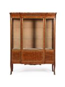 Y A FRENCH TULIPWOOD, PARQUETRY AND ORMOLU MOUNTED DISPLAY CABINET, IN THE MANNER OF FRANCOIS LINKE