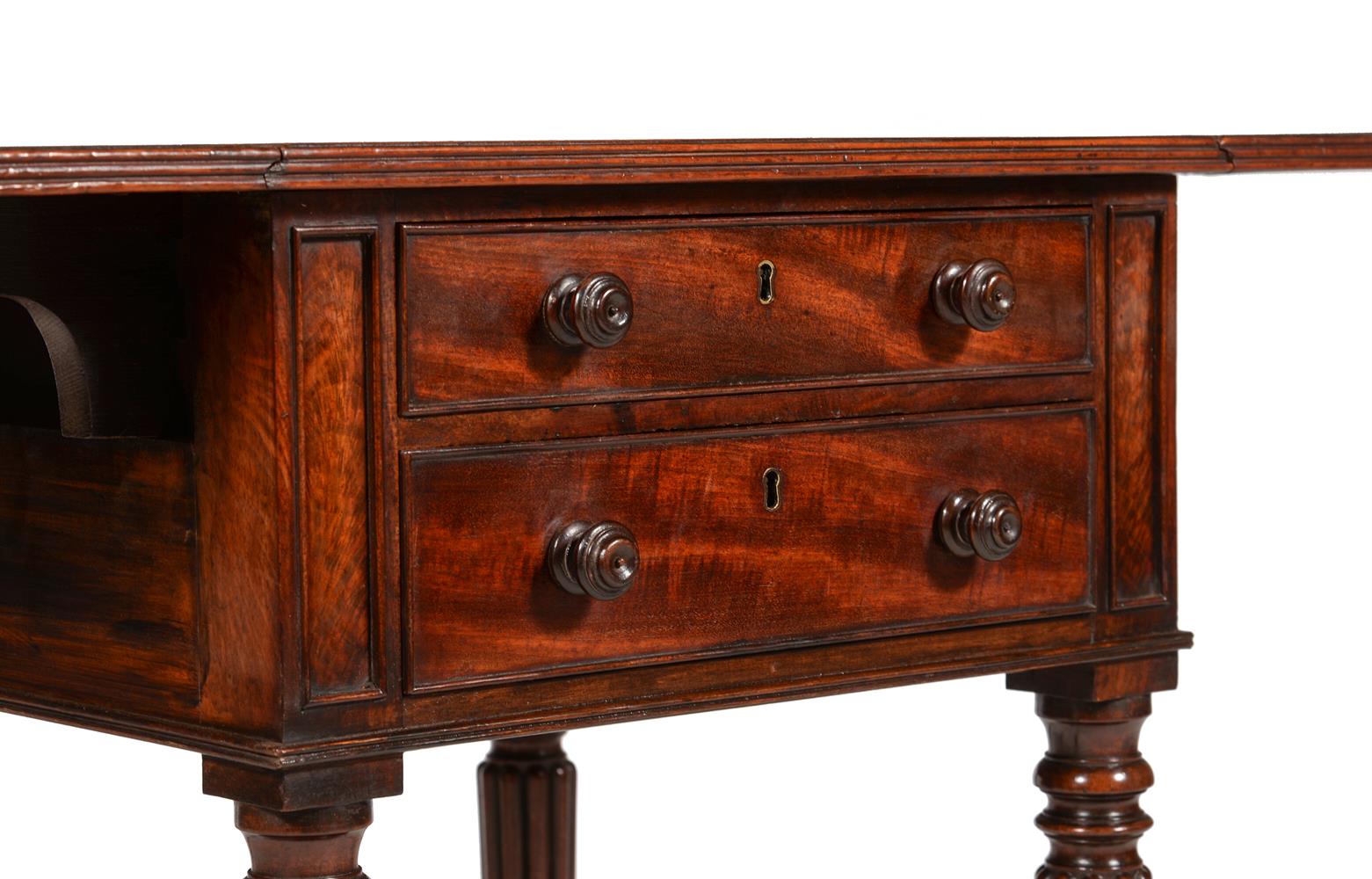 A GEORGE IV MAHOGANY PEMBROKE TABLE, IN THE MANNER OF GILLOWS, CIRCA 1830 - Image 4 of 5