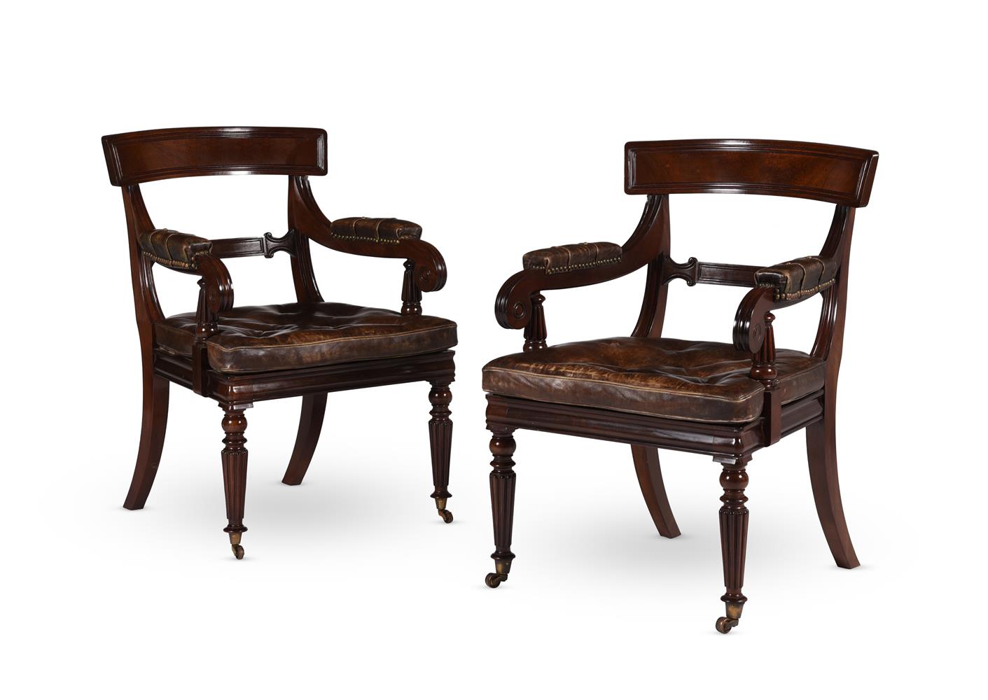 A PAIR OF MAHOGANY LIBRARY CHAIRS, IN REGENCY STYLE, AFTER DESIGNS BY GILLOWS, 20TH CENTURY