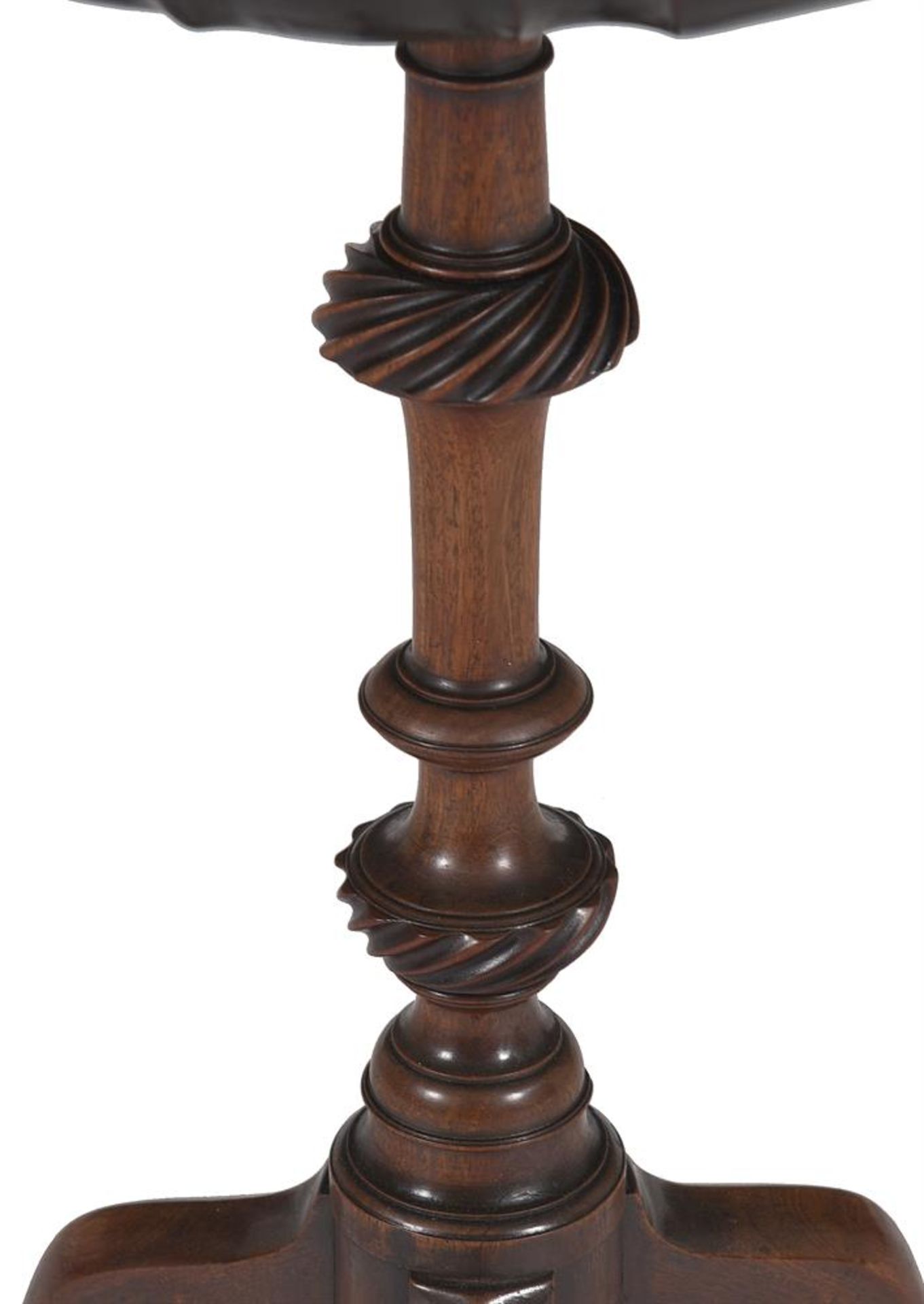 A GEORGE II MAHOGANY WINE TABLE OR CANDLESTAND, CIRCA 1750 - Bild 2 aus 4