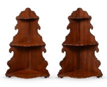 A PAIR OF MAHOGANY HANGING CORNER SHELVES, IN GEORGE III STYLE, 19TH CENTURY