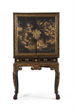 A CHINESE EXPORT LACQUER CABINET ON STAND, LATE 18TH/EARLY 19TH CENTURY