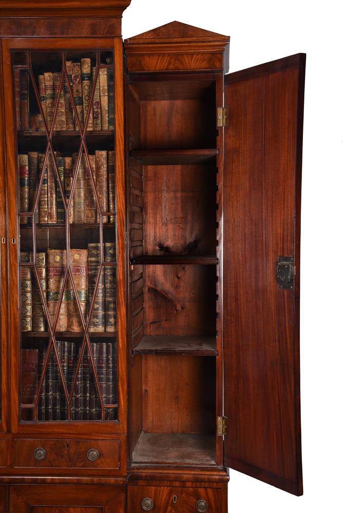 A FIGURED MAHOGANY LIBRARY BOOKCASE, CIRCA 1815 AND LATER - Image 3 of 3