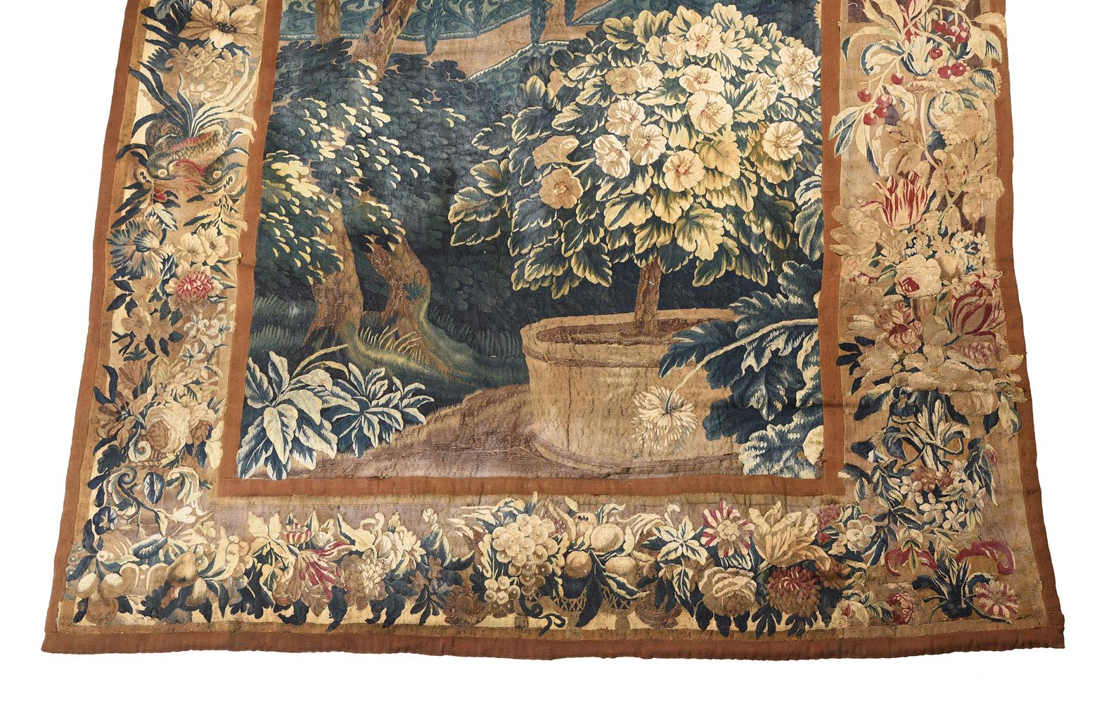 A VERDURE TAPESTRY PANEL, PROBABLY FLEMISH OODENAARDE, LATE 17TH/EARLY 18TH CENTURY - Bild 2 aus 5