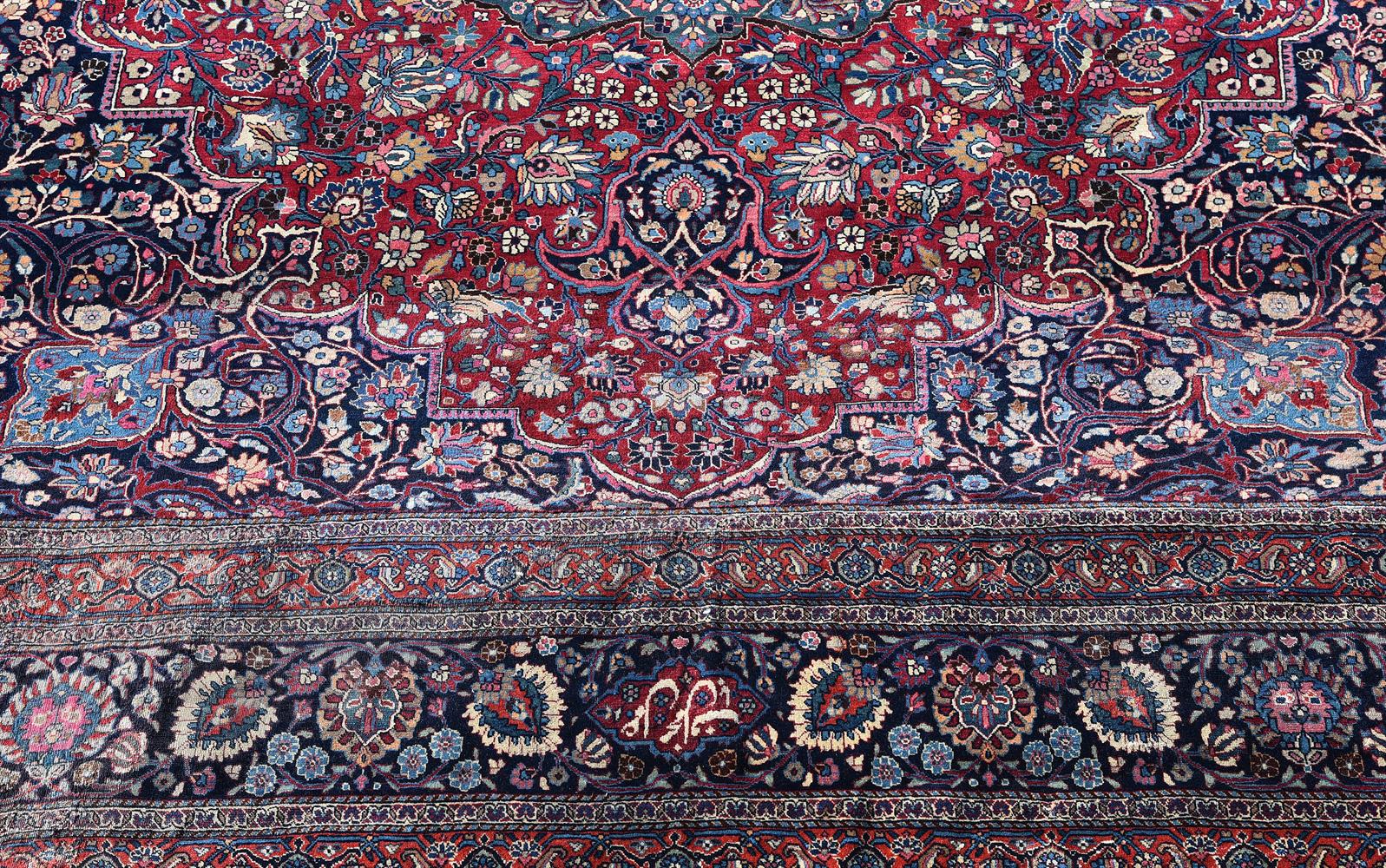 A MESHED CARPET, approximately 535 x 350cm - Image 3 of 4