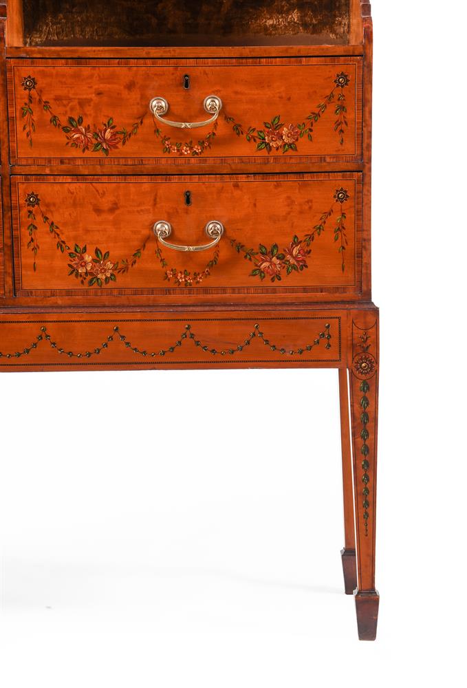 Y A GEORGE III SATINWOOD AND POLYCHROME PAINTED BOOKCASE, LATE 18TH/EARLY 19TH CENTURY - Image 5 of 6