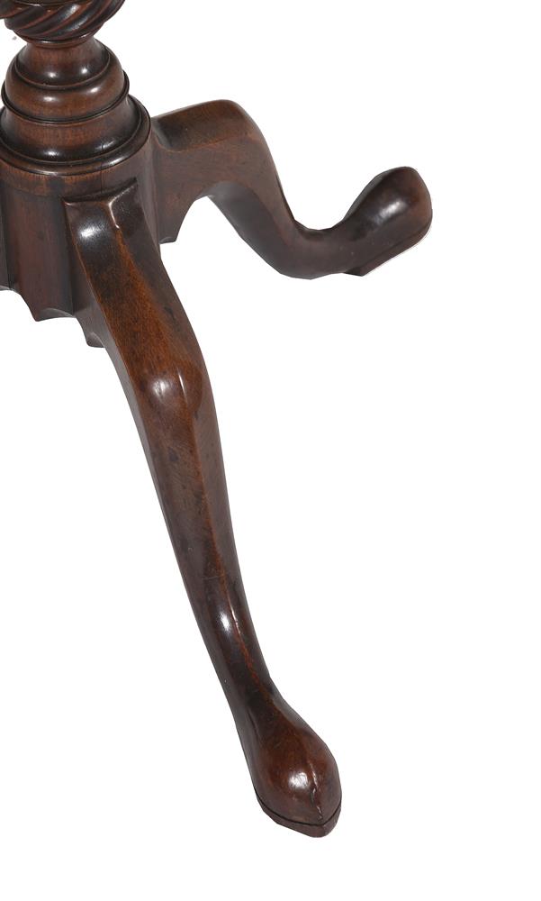 A GEORGE II MAHOGANY WINE TABLE OR CANDLESTAND, CIRCA 1750 - Image 3 of 4