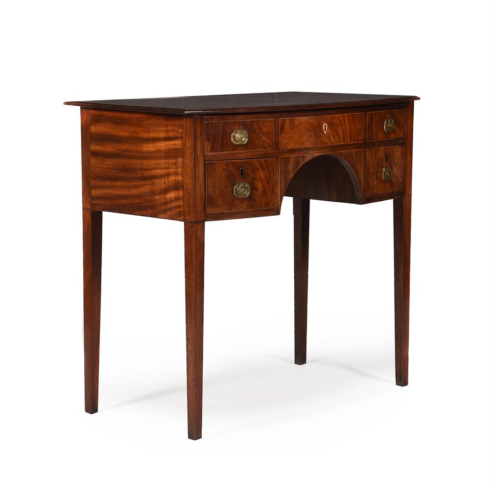 A GEORGE III MAHOGANY SIDE TABLE, LATE 18TH/EARLY 19TH CENTURY - Image 2 of 5