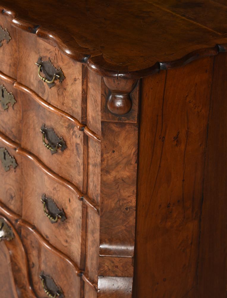 A DUTCH WALNUT AND BURR WALNUT COMMODE, LATE 18TH CENTURY - Image 3 of 6