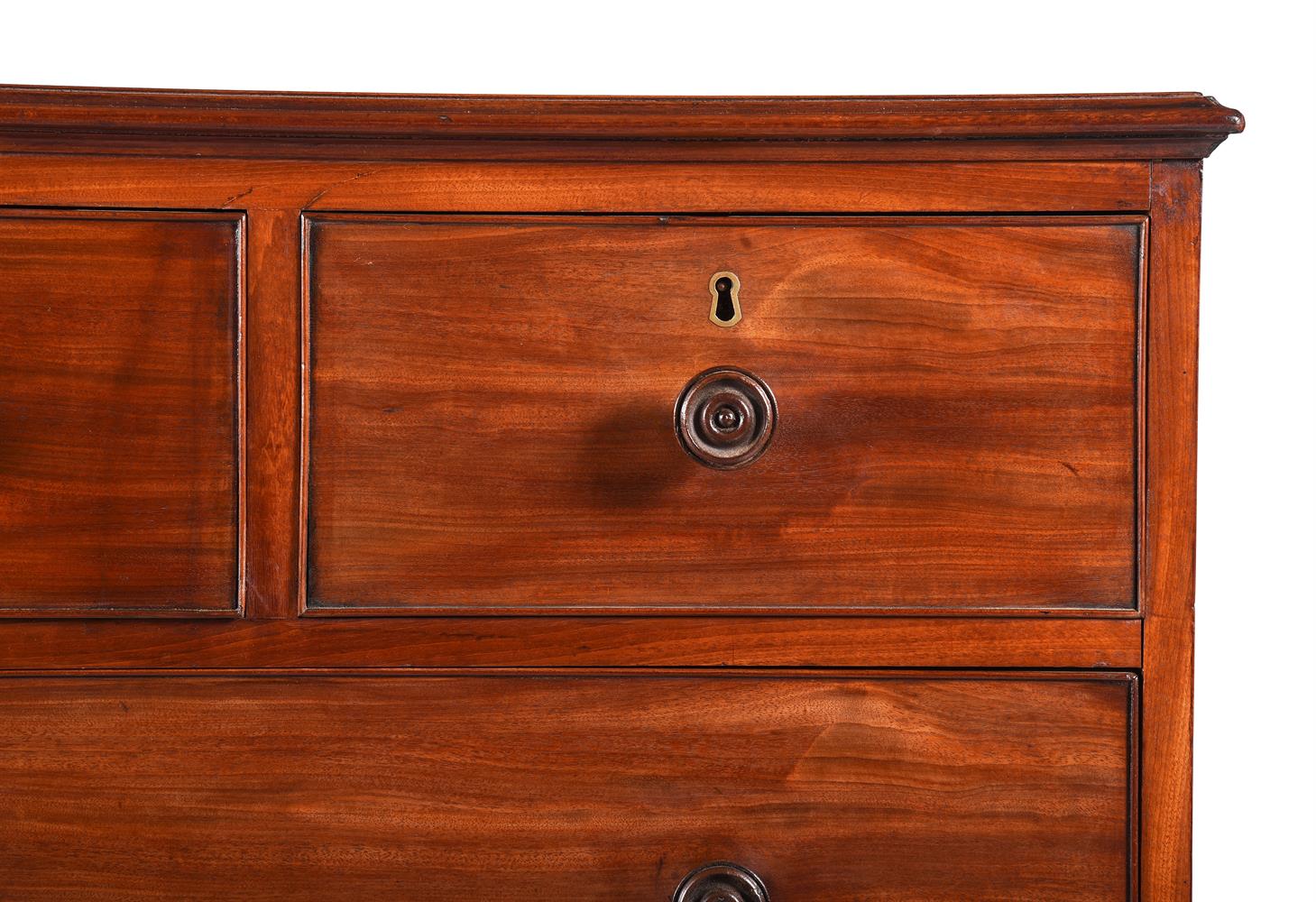 A REGENCY MAHOGANY CHEST OF DRAWERS, BY GILLOWS, CIRCA 1815 - Image 2 of 4