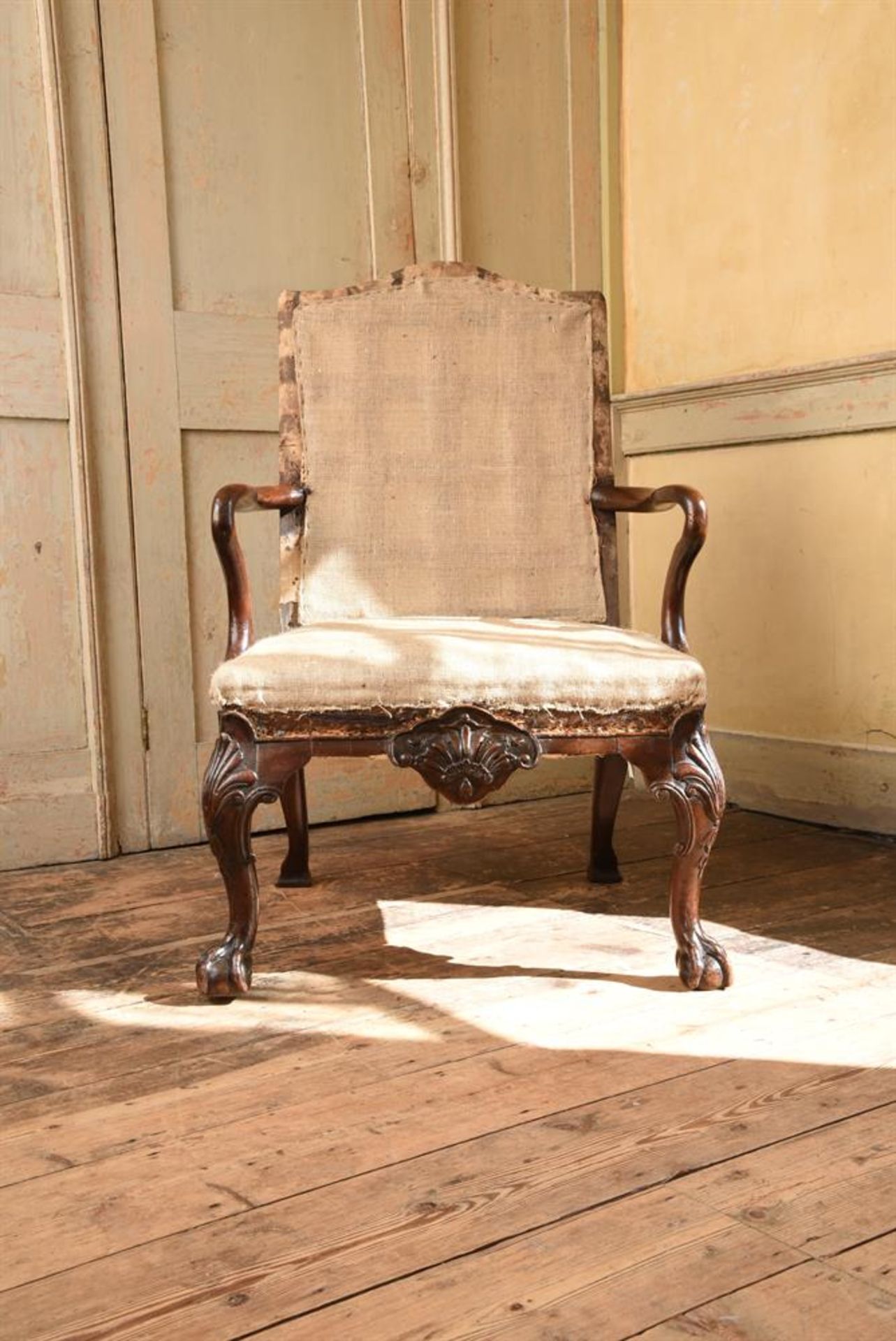 A GEORGE II CARVED WALNUT OPEN ARMCHAIR, ATTRIBUTED TO JAMES MOORE, CIRCA 1730 - Image 3 of 7