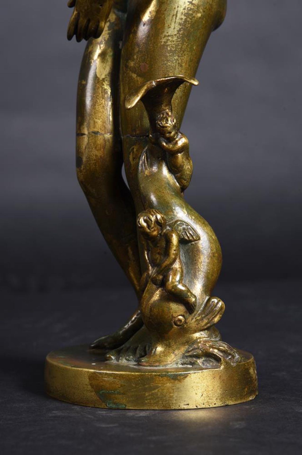 AFTER THE ANTIQUE, A BRONZE FIGURE OF THE MEDICI VENUS, LATE 17TH/EARLY 18TH CENTURY - Image 2 of 4