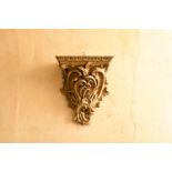 A LARGE CARVED GILTWOOD WALL BRACKET, IN THE MANNER OF JOHN VARDY, 18TH CENTURY