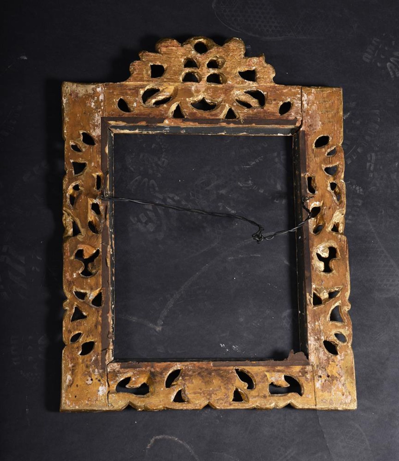 A CHARLES II CARVED GILTWOOD FRAME, CIRCA 1680 - Image 5 of 5