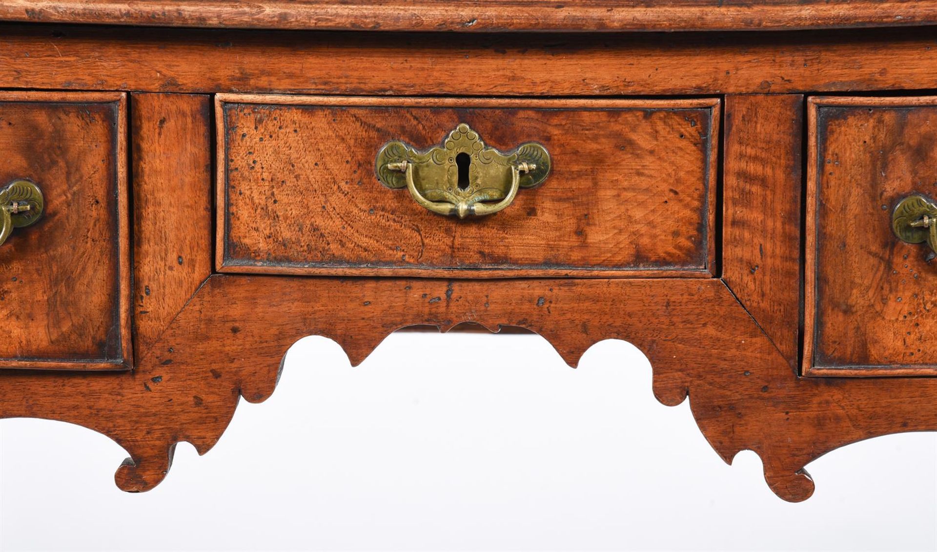 A QUEEN ANNE WALNUT SIDE TABLE, CIRCA 1710 - Image 4 of 5
